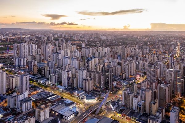 Novamente, Goiânia foi destaque do mercado imobiliário de acordo com dados do Índice FipeZap. No mês de janeiro, foi a capital com maior valorização do metro quadrado de venda, e, segundo o gerente comercial da Euro Incorporações, Henrique Campelo, a previsão é de que os preços sigam subindo.