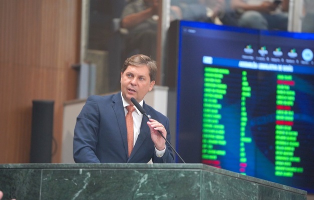 Presidente da Assembleia Legislativa de Goiás (Alego), o deputado estadual Bruno Peixoto (União Brasil) usou a tribuna, nesta quinta-feira (15), para declarar que não disputará à prefeitura de Goiânia. A fala abriu o retorno do ano legislativo na Casa.