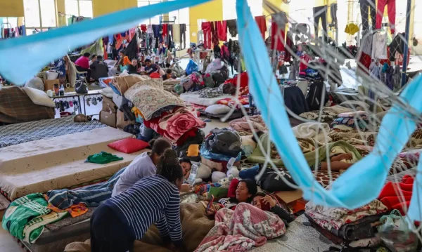 O ministro extraordinário para Apoio à Reconstrução do Rio Grande do Sul, Paulo Pimenta, anunciou nesta terça-feira (28) que 34.196 famílias gaúchas afetadas pelas chuvas no estado irão receber no primeiro lote de pagamento do Auxílio Reconstrução. Cada família irá receber o valor de R$ 5.100 ainda nesta semana.