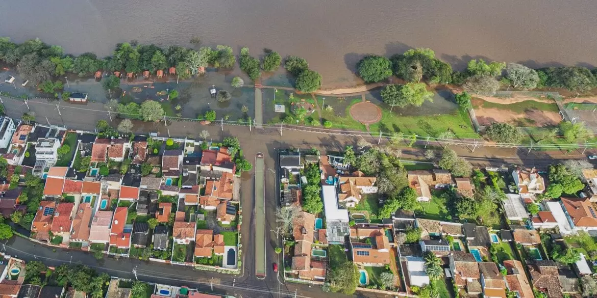 O vice-governador do Rio Grande do Sul, Gabriel Souza, apresentou nesta sexta-feira (17/5) uma proposta de criação de "cidades temporárias" nos municípios da região metropolitana de Porto Alegre.