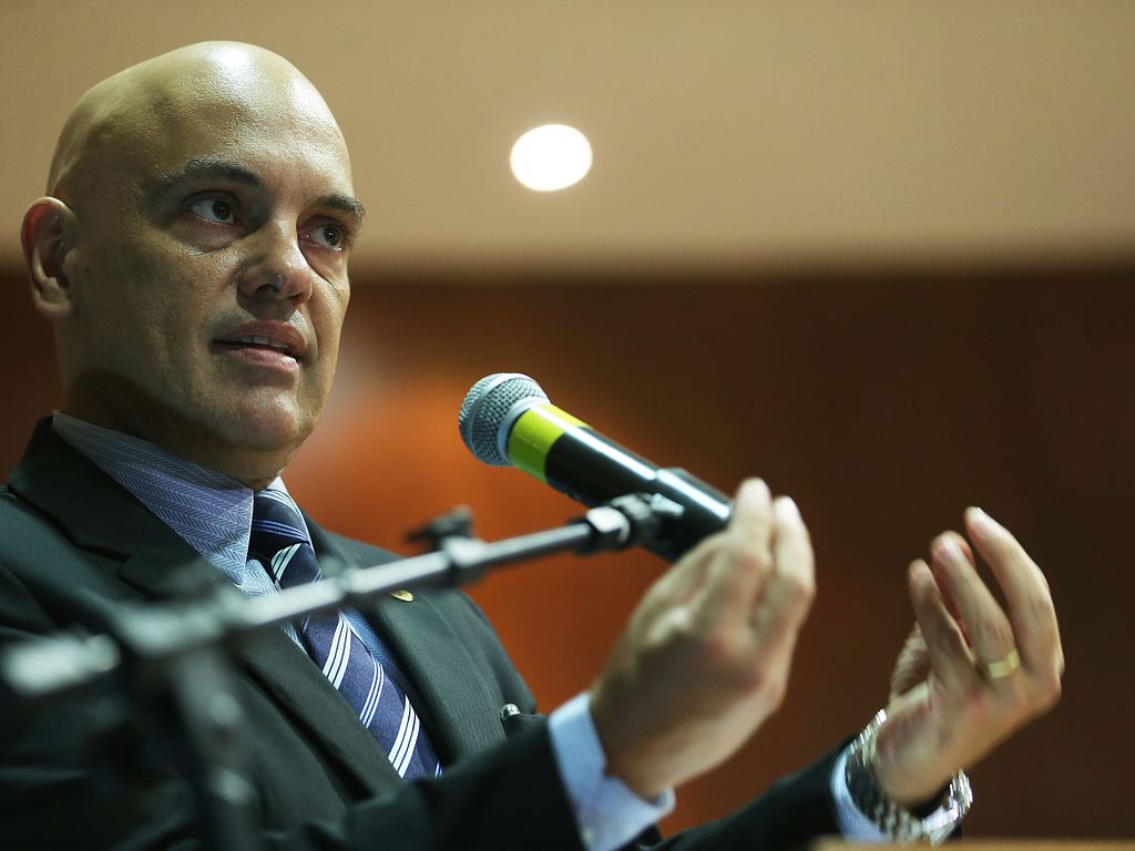 O jornal Folha de S.Paulo noticiou, nesta terça-feira (13/8), que o gabinete do ministro do Supremo Tribunal Federal (STF) Alexandre de Moraes deu ordens de forma não oficial para a produção de relatórios por parte do Tribunal Superior Eleitoral (TSE).