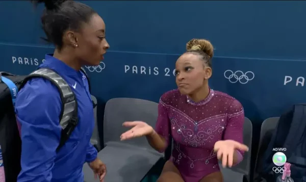 Nem Simone Biles e nem Rebeca Andrade. A medalha de ouro na trave foi conquistada pela italiana Alice D'Amato na final disputada nesta segunda-feira em prova marcada por diversas quedas, inclusive da estrela americana, franca favorita ao título olímpico na Olimpíada de Paris, mas que não chegou sequer ao pódio.