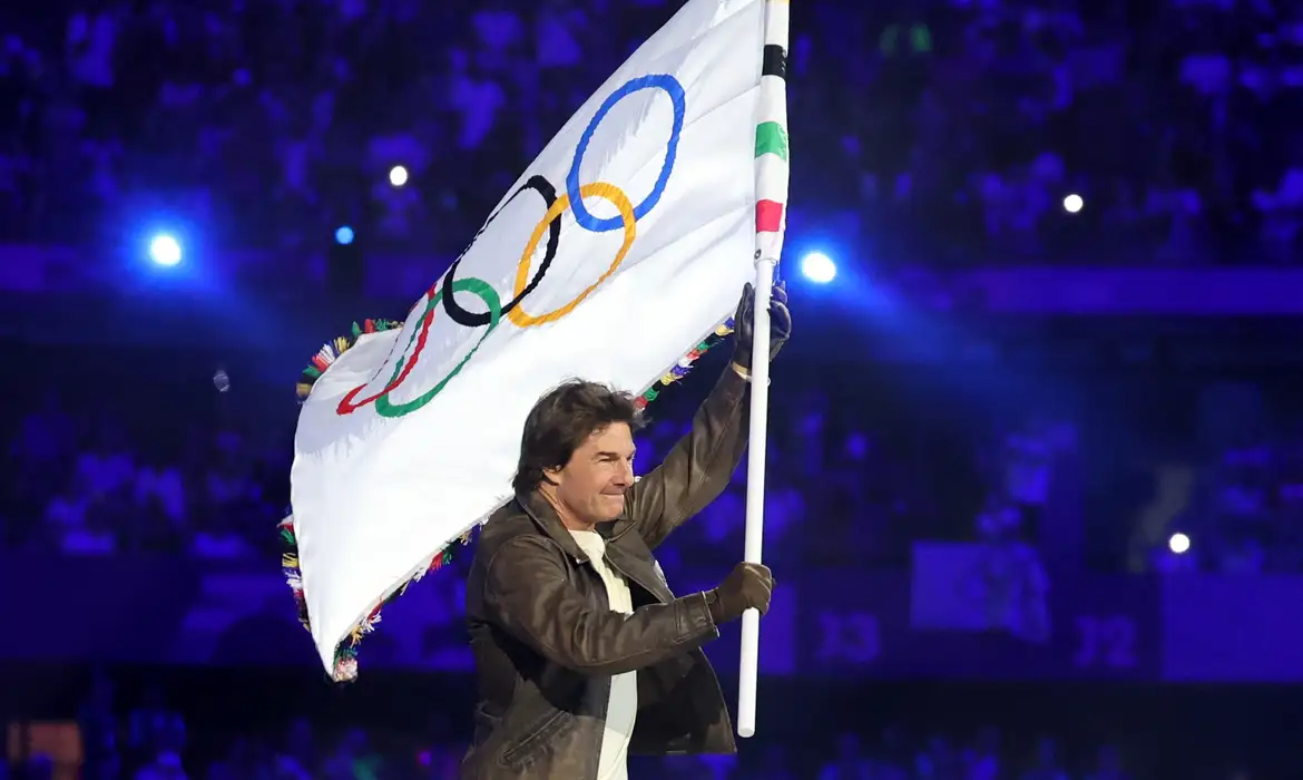 Estão encerrados os Jogos Olímpicos de Paris 2024. Em uma cerimônia grandiosa realizada neste domingo (11) no Stade de France, o bastão imaginário de capital olímpica mundial foi passado da cidade francesa para Los Angeles, na Califórnia, nos Estados Unidos, que será a sede da Olimpíada de 2028