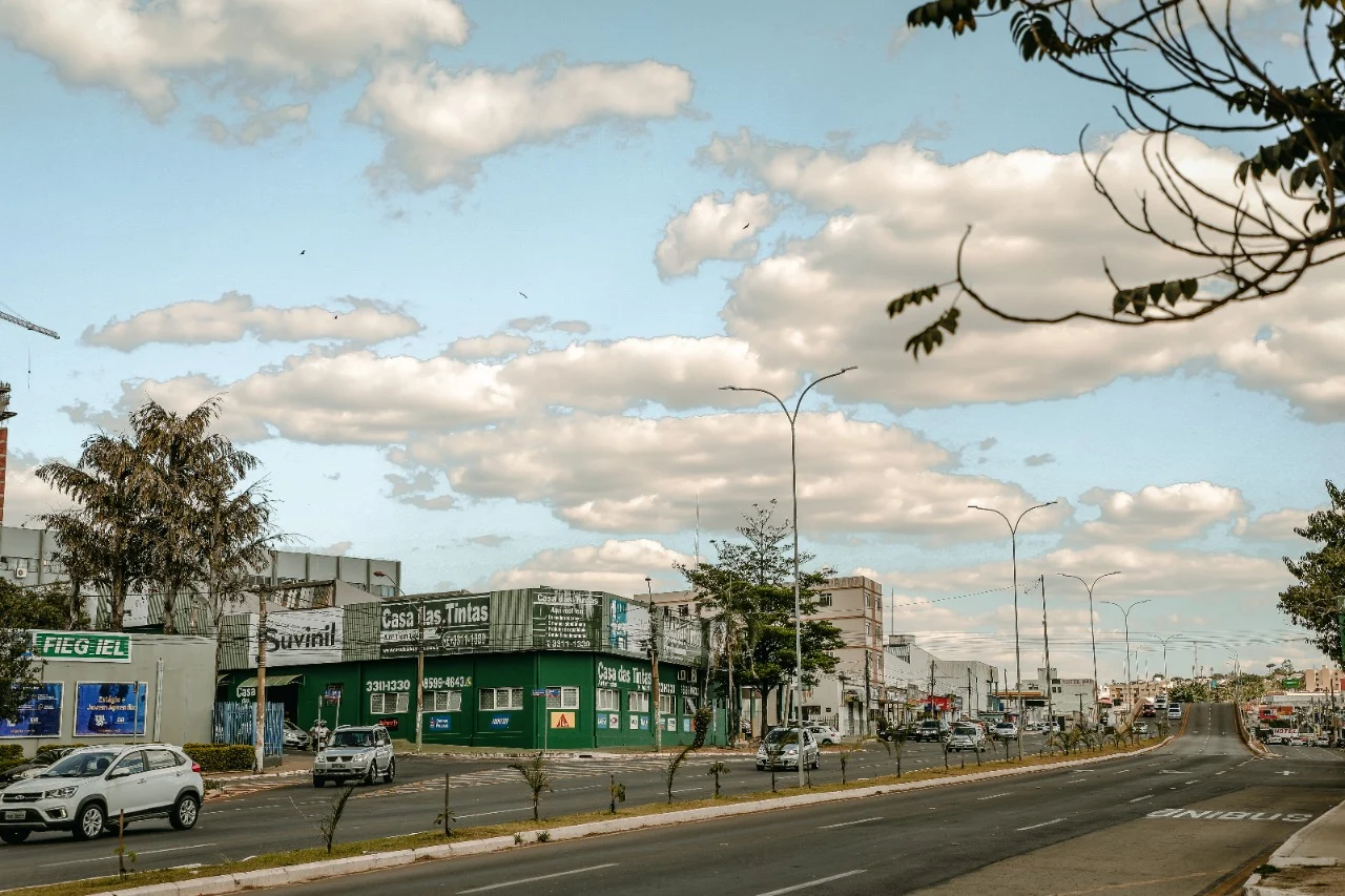 Os próximos dias na Grande São Paulo poderão ter variações de temperatura de 14°C a 33°C, com umidade do ar mínima de 45%, o que ainda apresenta riscos a saúde.