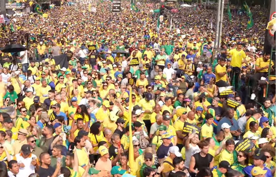 Os principais alvos dos manifestantes que compareceram à Avenida Paulista neste sábado (7/9) para o ato de 7 de Setembro são o ministro do Supremo Tribunal Federal (STF) Alexandre de Moraes e o presidente do Senado Federal, Rodrigo Pacheco (PSD).