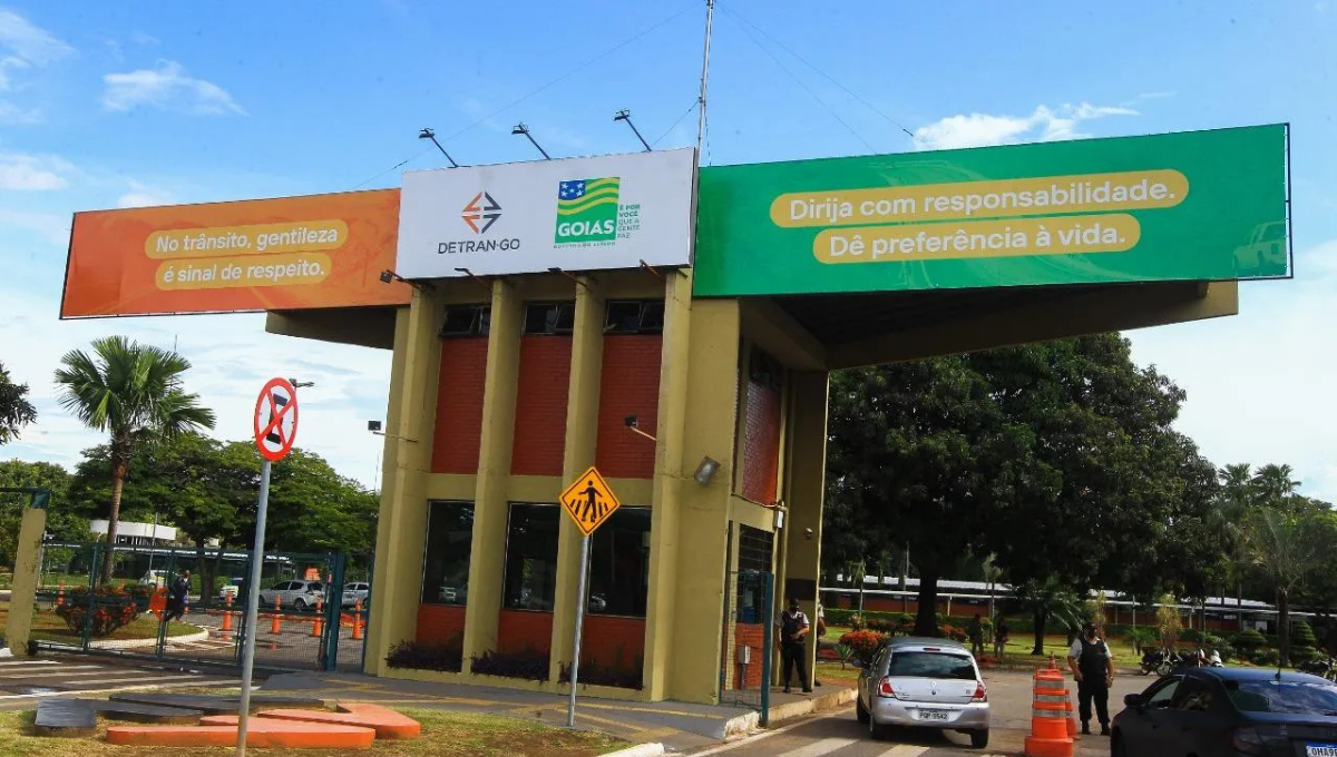 O Departamento Estadual de Trânsito de Goiás (Detran-GO) anunciou, nesta quinta-feira (10/10), mudanças na aplicação das provas teóricas para quem quer tirar a Carteira Nacional de Habilitação (CNH).