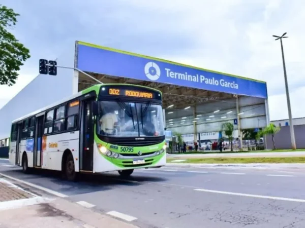 Assim como ocorreu no primeiro turno, a passagem do transporte coletivo será gratuita em Goiânia e em 18 municípios da Região Metropolitana no próximo domingo (27/10), data do segundo turno das eleições municipais no Brasil.