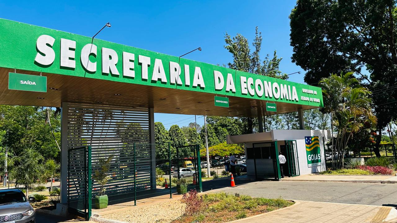 O programa Negocie Já que está em sua fase final, com as adesões se encerrando no dia 27 de outubro, permite o refinanciamento de dívidas estaduais relacionadas ao ICMS, IPVA e ITCD.