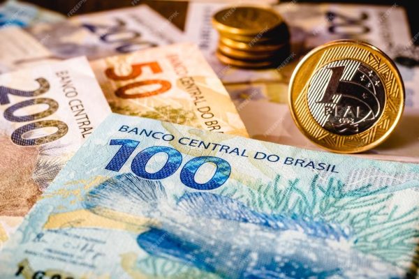 A arrecadação da União com impostos e outras receitas teve recorde para o mês de setembro, alcançando R$ 203,17 bilhões, segundo dados divulgados nesta terça-feira (22/10) pela Receita Federal.