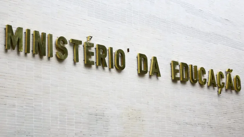 Pesquisadores e gestores públicos debateram esta semana a utilização da inteligência artificial e a governança de dados nas políticas públicas da educação.