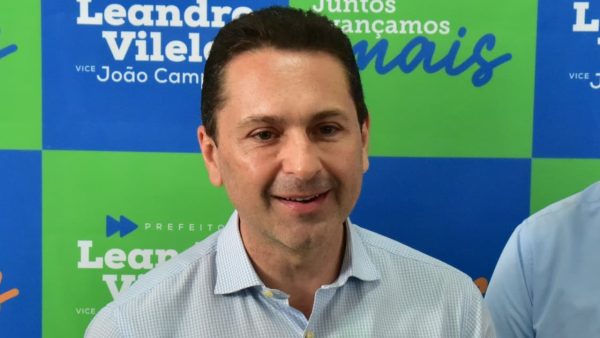 Leandro Vilela (MDB), candidato apoiado pelo governador Ronaldo Caiado (UB), foi eleito prefeito de Aparecida de Goiânia neste domingo (27/10). Com 100% das urnas apuradas, Vilela obteve 63,60% dos votos válidos.