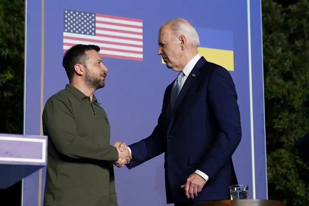 O presidente dos EUA, Joe Biden, teria autorizado a Ucrânia a utilizar mísseis de longo alcance fornecidos pelos americanos para atacar a Rússia, segundo reportou a CBS News, neste domingo (17/11).