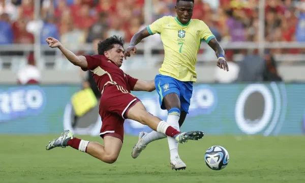 Em uma partida na qual não apresentou um bom futebol, o Brasil não passou de um empate de 1 a 1 com a Venezuela, na noite desta quinta-feira (14/11) no estádio Monumental de Maturín