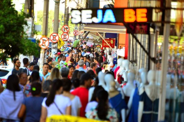 A partir desta segunda-feira (25/11) e até o fim do ano as galerias e shoppings da Região da 44, em Goiânia, abrirão de segunda a domingo.