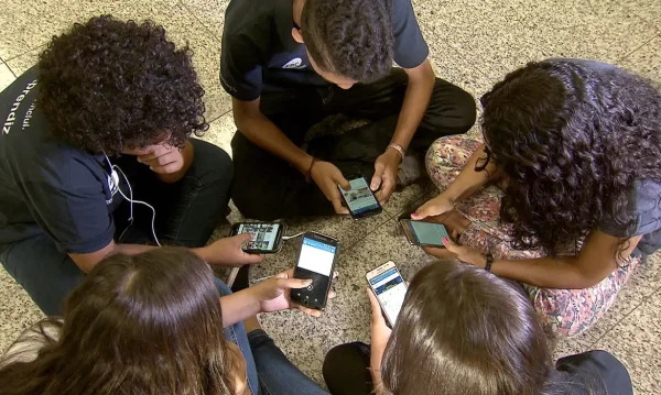 Levantamento realizado pela Nexus – Pesquisa e Inteligência de Dados revela que 86% da população brasileira são favoráveis a algum tipo de restrição ao uso de celular dentro das escolas.