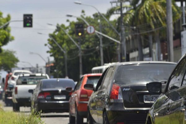 O Estado de Goiás dará desconto de 8% para o motorista que pagar o Imposto sobre a Propriedade de Veículos Automotores (IPVA) em parcela única à vista, em janeiro de 2025.