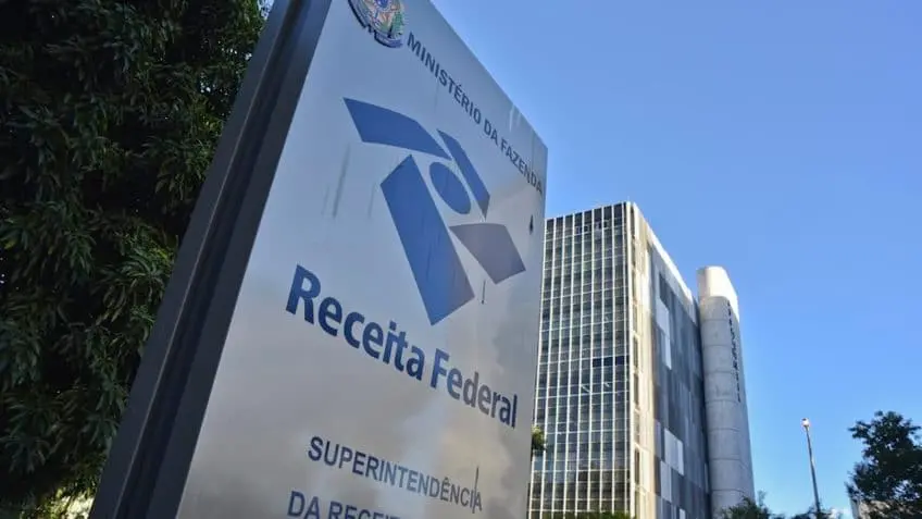 O número de trabalhadores com carteira assinada que não precisam pagar o Imposto de Renda da Pessoa Física (IRPF) deve dobrar em 2026, quando deverá estar em vigor a faixa de isenção para quem ganha até R$ 5 mil, conforme prometido