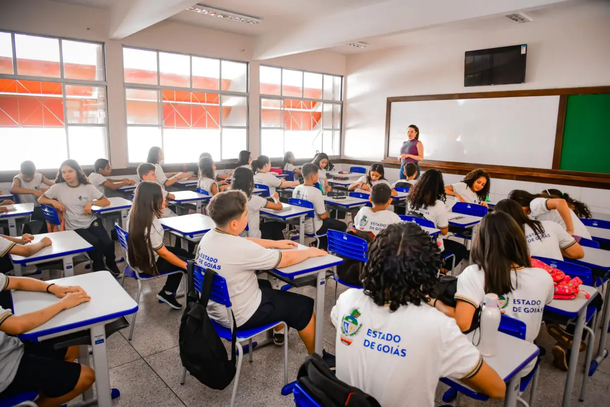 Estão abertas, a partir desta segunda-feira (16/12), as inscrições para o processo seletivo de professores temporários da rede estadual de educação de Goiás.