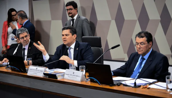 O texto-base da regulamentação da reforma tributária (PLP 68/2024) foi aprovado na noite de quarta-feira (11) na Comissão de Constituição e Justiça (CCJ) do Senado.