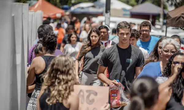 O Exame Nacional do Ensino Médio (Enem) 2024 será reaplicado nestas terça-feira (10) e quarta-feira (11) aos participantes que tiveram algum problema logístico ou estavam doentes.