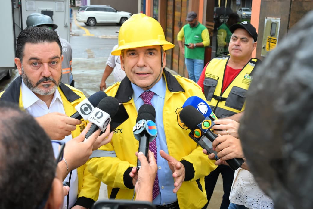 Lançado nesta quinta-feira (2/1) pelo prefeito Sandro Mabel, o Programa de Desobstrução de Vias Arteriais tem como ponto de partida a Avenida Jamel Cecílio.